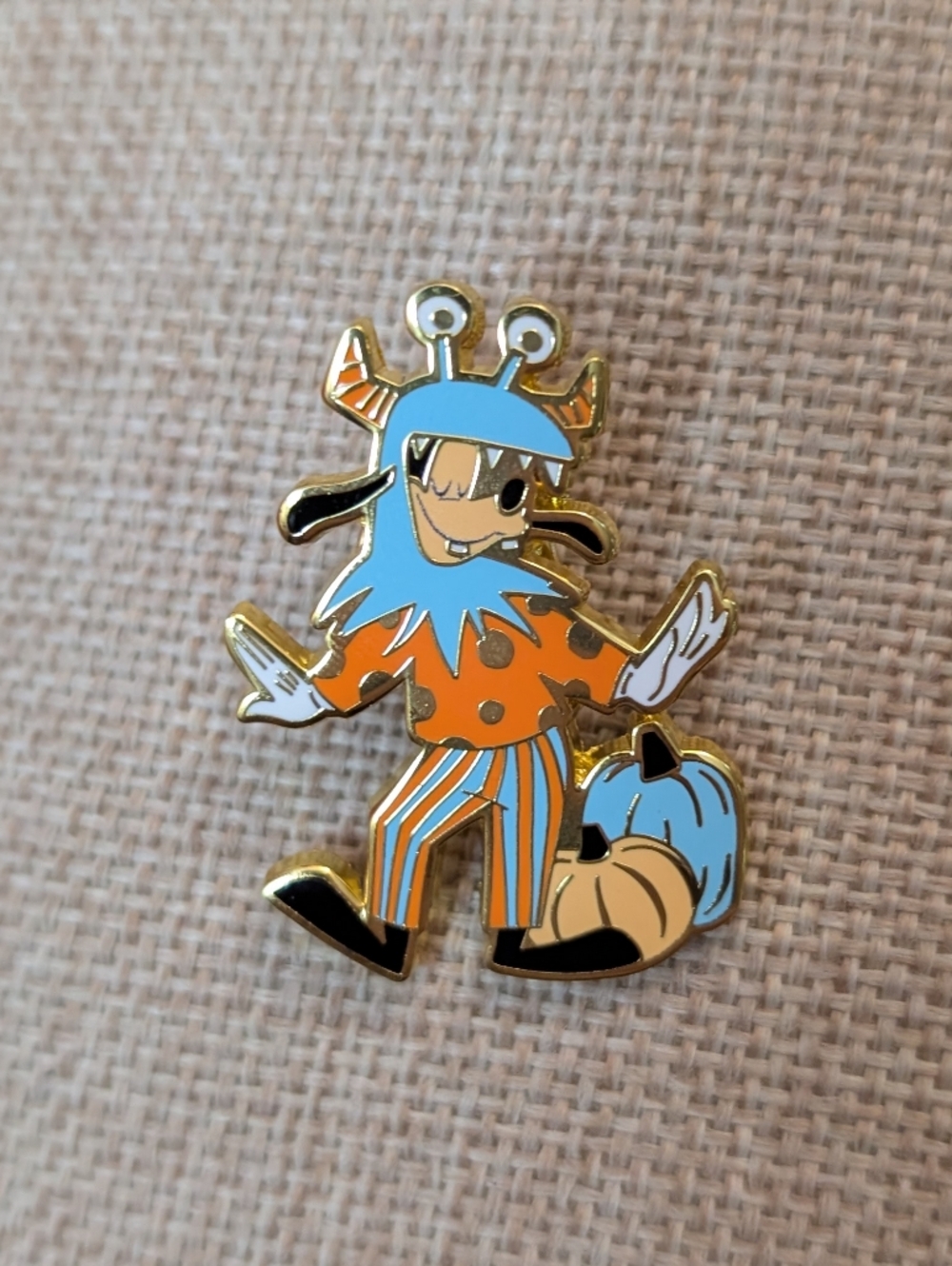 Loungefly pin Pastel Halloween -Goofy in monster costume disney